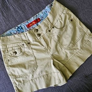 One 5 One Shorts Sz 6 Khaki